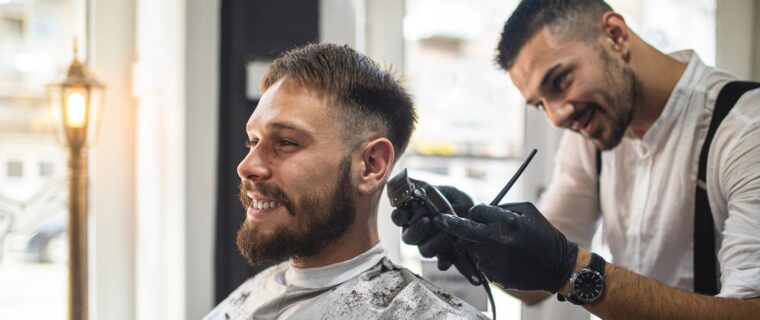 Reservas online, control de afeitado y agiliza tus operaciones. Descubre las soluciones de DunaSoft para barberías.
